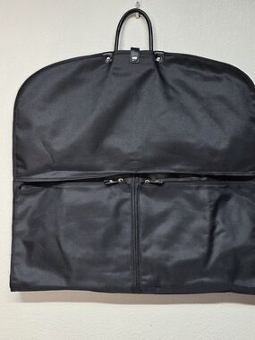 Classic Black Men's Garment Bag with Dual Front Pockets